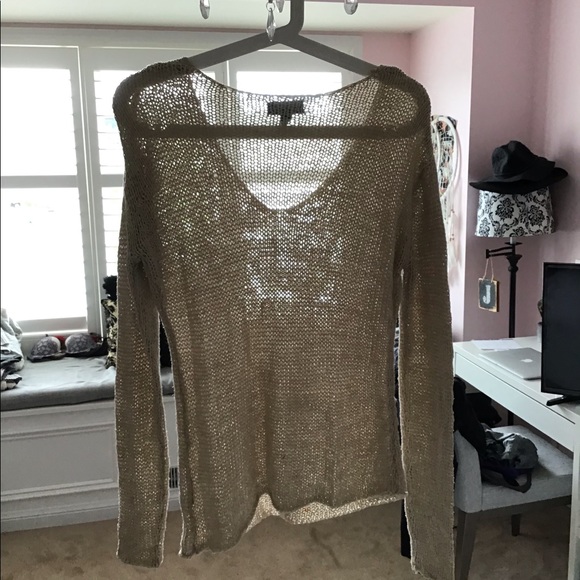 Light weight crochet sweater - Picture 3 of 3